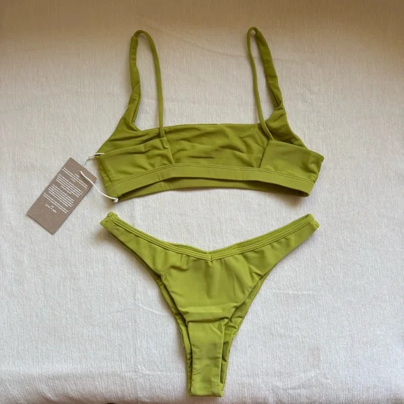 Benoa Swim in 🍋‍🟩 Citrus - Picture 2 of 5